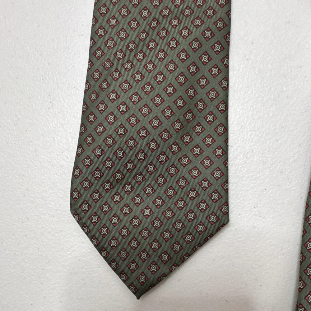 Men's 100% Silk Woven Geometric Pattern Tie, Green Red Black White